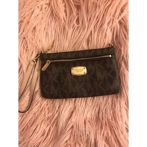 MICHAEL Michael Kors JS Signature Large Wristlet